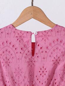SHEIN 1 pieza Vestido elegante para niña preadolescente con cuello redondo, manga corta, bordado calado y dobladillo amplio, para uso casual, de fiesta o formal, color rojo rosa - Rosa Fucsia - Ver 5