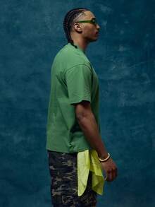 Musero Camiseta de cuello redondo oversize con gráfico centrado y marca, esencial de primavera/verano - Verde Oscuro - Ver 4