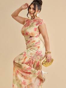 SHEIN BAE CURVE 大码女士优雅印花褶皱修身鱼尾裙，适合夏季度假 - 彩色 - 查看 1