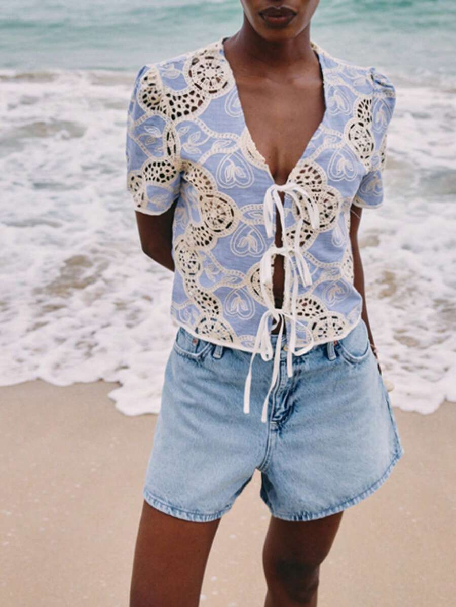 ATUI Studio Top corto a maniche corte con scollo a V e lacci, a righe blu e bianche, design aderente e che scopre la vita, adatto per spiaggia, viaggi e attività all'aperto - Blu - Visualizzare 1