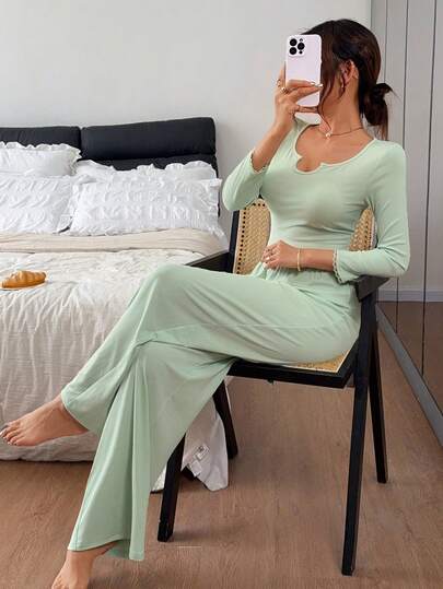 DAZY Bộ đồ mặc nhà tối giản màu trơn dành cho nữ, gồm áo dài tay và quần dài.