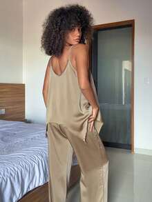 Livesso Bộ đồ ngủ hai dây in hình hoạt hình thoải mái dành cho nữ - Màu Khaki - Xem 2