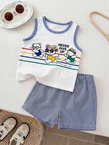 SHEIN Playful Pals Bộ đồ cho bé trai gồm áo ba lỗ cổ tròn và quần short kẻ sọc rộng rãi, thoải mái, in hình gấu hoạt hình đang chạy, thích hợp cho các hoạt động vui chơi ngoài trời. - Màu xanh lam - Xem 4