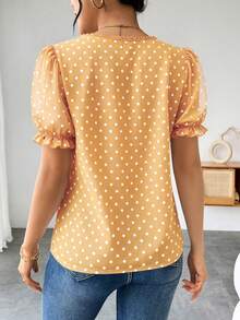 RosyDaze Blus Chiffon Polkadot Prancis Modis untuk Wanita, Kemeja Lengan Pendek Elegan dan Berkerut untuk Musim Panas - Kuning - View 2