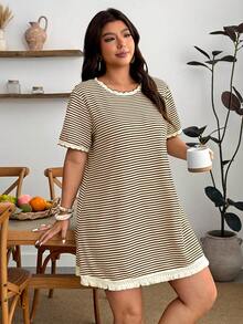 Enliva Đầm thun T-shirt nữ size lớn dáng rộng cổ tròn kẻ sọc phong cách casual, đầm đa năng cho kỳ nghỉ hè, phù hợp cho dáng người quả táo và dáng tròn - màu nâu - Xem 7