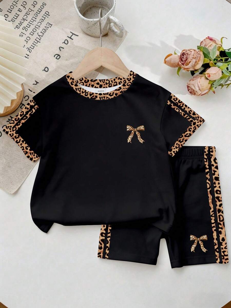 SHEIN Playful Pals 两件套女童时尚复古坏女孩风格豹纹蝴蝶结撞色短袖上衣+豹纹拼接短裤套装,轻便休闲,适合日常穿着、上学、休闲、春夏秋季。 - 彩色 - 查看 1