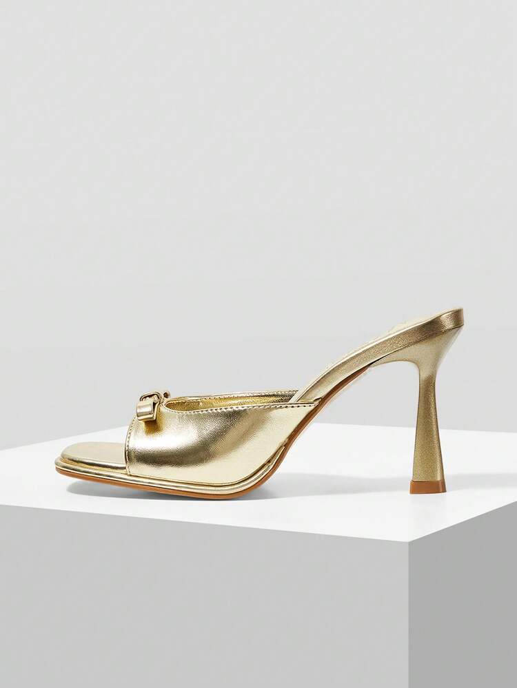 LADIES' NEW EUROPEAN AND AMERICAN POPULAR SHINY METAL BOW OPEN-TOED FRENCH SQUARE TOE SEXY HIGH-HEELED SANDALS, GOLDEN TEMPERAMENT VERSATILE FASHION FAIRY SHOES, SLIP-ON IS BEAUTIFUL, WITH SKIRT ELEGANT, SIMPLE AND HIGH-END SLIPPERS SUMMER SHOES