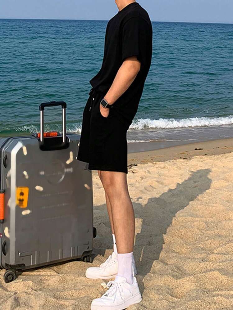 2pcs Men's Summer Solid Color T-Shirt Set Vacation