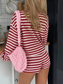 CovetEZ Bộ 2 món áo sơ mi cài cúc và quần short kẻ sọc đỏ trắng dành cho nữ, kiểu dáng thường ngày. - Đỏ và trắng - Xem 2