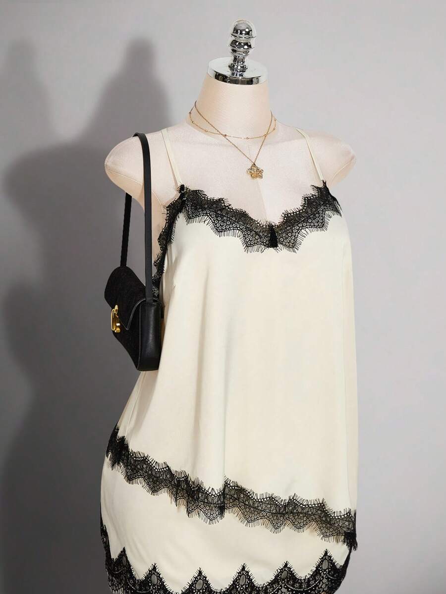 SHEIN ICON 女款大尺碼黑白對比蕾絲拼接緞面細肩帶背心 - 白色 - 查看 1