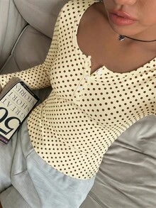 CovetEZ Y2K休閒極簡百搭派對機場上衣，女款圓點印花學院風修身前扣長袖T恤，適合春秋穿著 - 彩色 - 查看 3