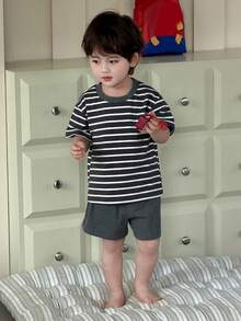 DAZY 2件套幼儿男童圆领条纹韩版半袖T恤和宽松休闲短裤睡衣 - 灰色 - 查看 7