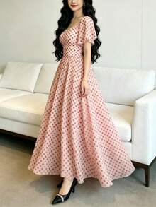 Modelyn 粉色波點圖案法式風洋裝，時尚方領短袖設計，收腰長版雪紡夏季度假茶會洋裝 - 彩色 - 查看 4