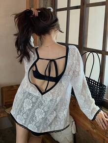 DAZY Áo thun nữ hở lưng phối ren hoa, viền tương phản - trắng - Xem 2