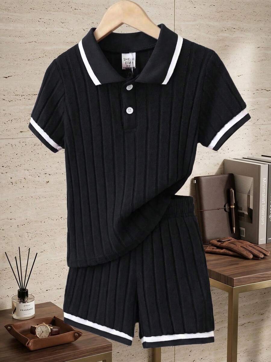 SHEIN Genkimix Kids 2 件套年轻男孩条纹短袖 Polo 衫和短裤,休闲装 - 黑色 - 查看 1