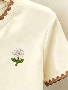 Resyla 女款戶外花卉印花刺繡波浪邊短袖T恤，甜美約會與開學季穿搭 - 杏色 - 查看 4