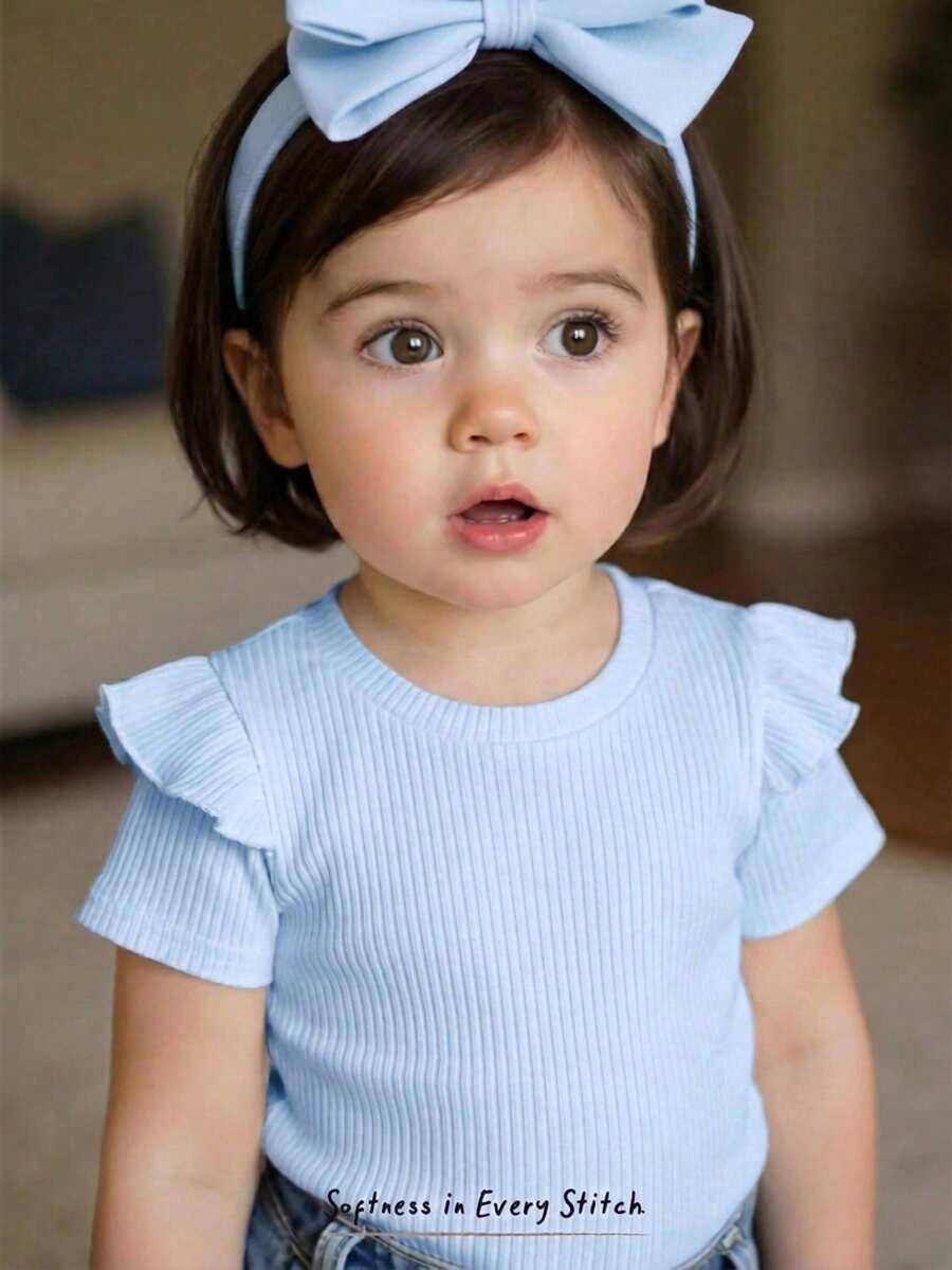 Cozy Pixies Blusa de manga corta con cuello redondo y volantes de punto suave de unicolor para niña bebé - Celeste - Ver 1