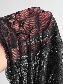 SHEIN CURVE+ 大尺碼性感蕾絲拼接露肩黑色修身女上衣 - 黑色 - 查看 7