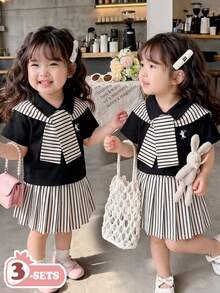 SHEIN Playful Pals 3件套幼儿女童刺绣小马条纹衬衫，搭配藏蓝色百搭舒适披肩和同色系百褶裙，打造时尚休闲街头风夏季穿搭，女童夏季套装，女童套装，幼儿女童校服裙装套装，女童夏季服装 - 彩色 - 查看 4