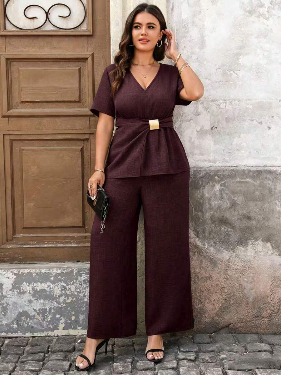 EMERY ROSE CURVE Plus Size Women Textured V-Neck Metal Buckle Pleated Shirt And Casual Elegant Pants Set Office Burgundy Summer - Burgundy - View 1