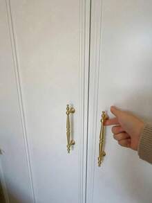 SHEIN 1pc Luxury Gold European Style Drawer Pull Handle, Unique Vintage Elongated Design, Exquisite Decor With Smooth Details, Fits Cabinets, Wardrobes, Kitchen, Bedroom Furniture, Comes With Screws For Installation - copper wire drawing - View 11