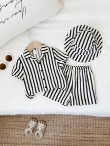 SHEIN 3件套男女宝宝/男宝宝休闲可爱度假条纹短袖衬衫、短裤和遮阳帽套装，男宝宝套装，男宝宝夏季服装，街头服饰 - 藏蓝色 - 查看 4