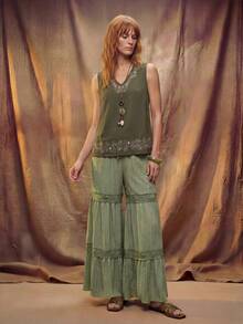 Fembélia Women's Floral Print V-Neck Casual Sleeveless Top - Army Green - View 3