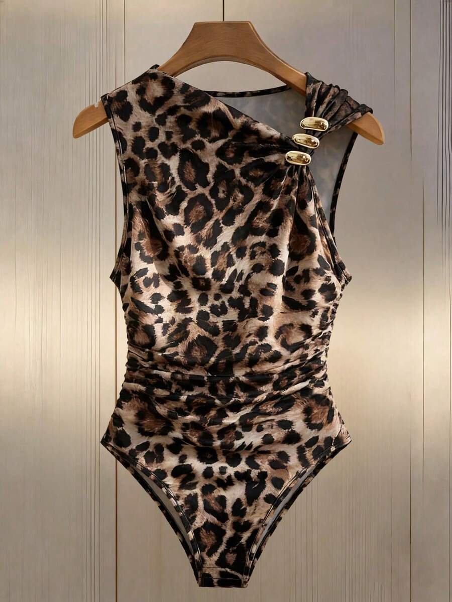 Franclia 不对称肩领,金属扣装饰,褶皱修身豹纹连体衣,女士款,多色 - 彩色 - 查看 1