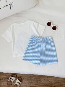 SHEIN 2件套幼儿男女宝宝可爱卡通印花短袖T恤和短裤套装，睡衣，适合室内外穿着，春夏款 - 藍白色 - 查看 2