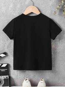 SHEIN Casuvi Kids 男童四季百搭休闲时尚创意个性清新简约精致数码67图案印花短袖T恤，舒适百搭，适合男童日常穿着 - 黑色 - 查看 2