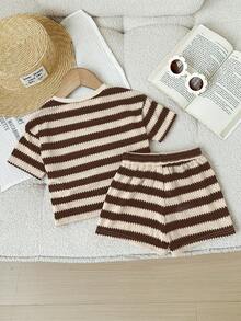 SHEIN 2 piezas Conjunto de camiseta de cuello redondo de punto a rayas y pantalones cortos para niña joven - Rosa Pálido - Ver 2