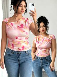 GlowEve CURVE Große Größen Sommer lässig Batik Muster asymmetrischer Kragen T-Shirt - Verschiedenfarbig - Übersicht 2