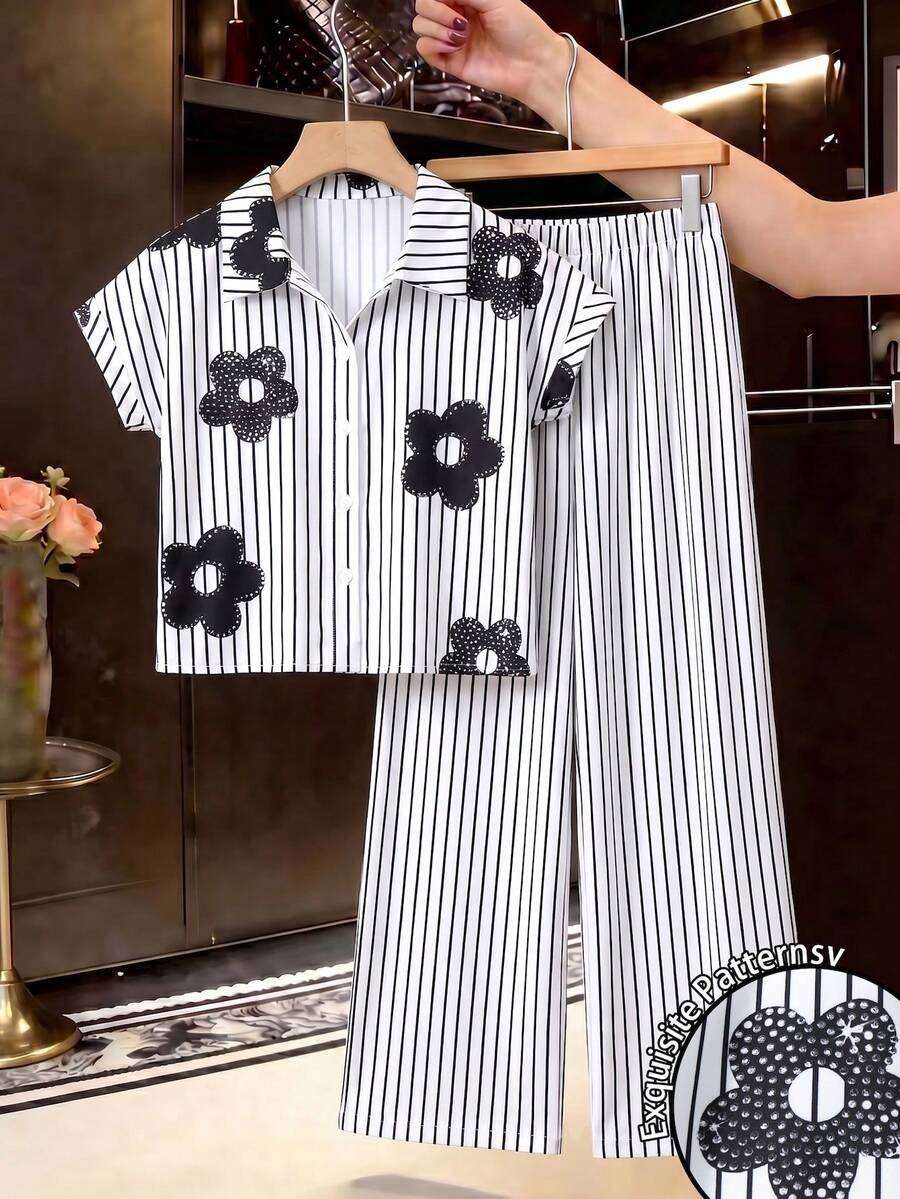 SHEIN 女童条纹纹理面料短袖衬衫和休闲裤两件套,女童舒适粉色条纹翻领纽扣上衣和蝴蝶结裤套装,适合日常穿着,春夏款 - 黑與白 - 查看 1