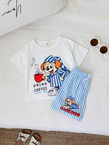 SHEIN 2件套幼儿男女宝宝可爱卡通印花短袖T恤和短裤套装，睡衣，适合室内外穿着，春夏款 - 藍白色 - 查看 6