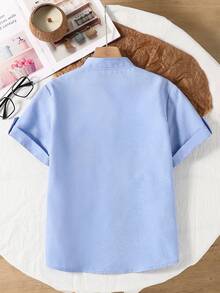 SHEIN Vacaura 1 chiếc áo sơ mi tay ngắn màu xanh trơn cổ đứng phong cách quý ông dành cho bé trai tuổi mới lớn, mùa xuân/hè - Màu xanh lam - Xem 2
