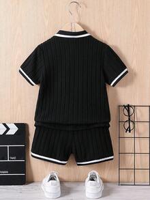 SHEIN Genkimix Kids 2 件套年轻男孩条纹短袖 Polo 衫和短裤，休闲装 - 黑色 - 查看 2