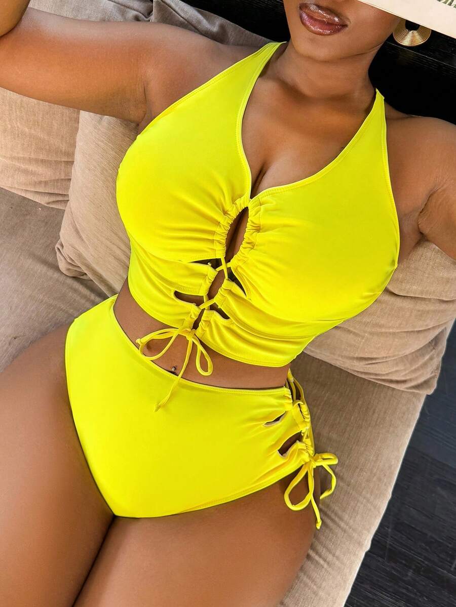 Slaydiva Conjunto de bikini 2026 de verano nuevo con cordones amarillos y escote halter | Bottom con recortes fruncidos y lazos | Bottom de talle alto | Traje de baño para vacaciones en la playa, talla grande - Amarillo - Ver 1