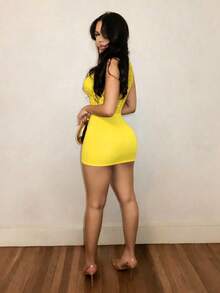 BamGleam 女士蕾丝拼接纯色V领无袖性感连衣裙 - 黃色 - 查看 2