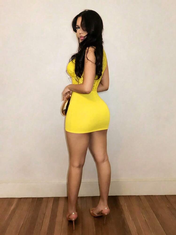 BamGleam 女士蕾丝拼接纯色V领无袖性感连衣裙 - 黃色 - 查看 2
