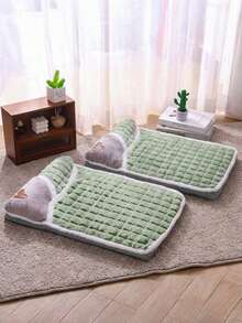 This Pet Mattress Is Suitable For All Seasons And Can Be Machine-Washed. This Orthopedic Pet Mattress Features Reinforced Edges That Are Anti-Slip And Non-Deformable, Making It An Essential Comfort Item For Dogs And Cats. It's Suitable For Small, Medium, And Large Dogs, And Can Provide A Warm Resting Place For Pets Even On Cold Winter Nights. - Green - View 6