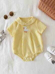 SHEIN Bộ romper ngắn tay sọc vàng thêu vịt dễ thương cho bé sơ sinh trai/gái unisex, bodysuit cho bé, trang phục cho bé, quần áo mùa hè cho bé - Màu vàng - Xem 3