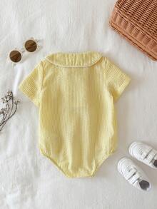 SHEIN Bộ romper ngắn tay sọc vàng thêu vịt dễ thương cho bé sơ sinh trai/gái unisex, bodysuit cho bé, trang phục cho bé, quần áo mùa hè cho bé - Màu vàng - Xem 2