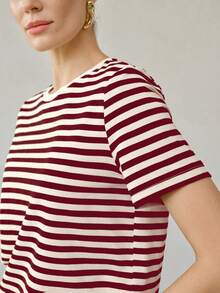 MOTF PREMIUM KAOS WANITA LENGAN PENDEK LEHER BULAT SERBAGUNA, ATASAN BERGARIS KASUAL SERBAGUNA UNTUK MUSIM PANAS - Burgundy - View 4