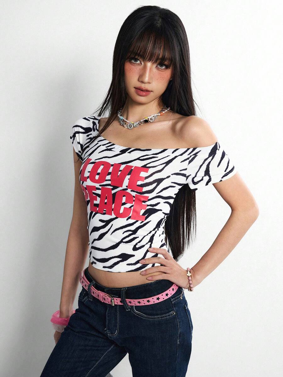 Rina Fox 女士时尚露肩短袖T恤，美式性感印花斜肩设计，修身Y2K轻薄上衣，春夏款 - 彩色 - 查看 1