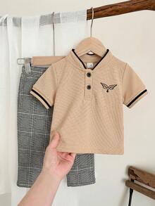 2件套男宝宝可爱都市校园休闲短袖polo衫和松紧腰格子裤套装，适合生日派对、晚宴、演出、婚礼、迎婴派对、一周岁生日庆祝等场合。 - 卡其色 - 查看 5