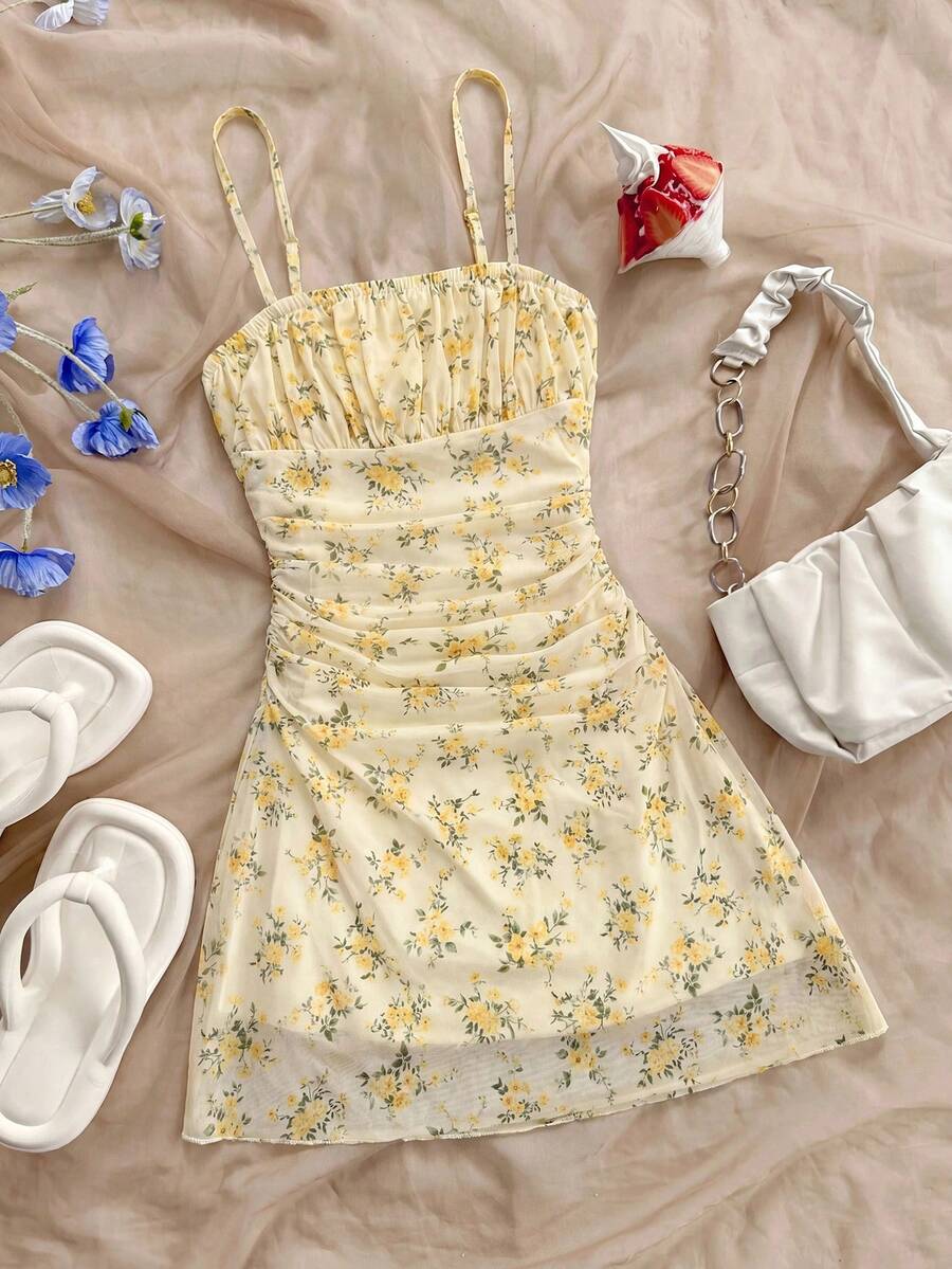 SHEIN Đầm ngắn in hoa cho bé gái tuổi teen, đầm hai dây xếp ly hở lưng, đầm đi biển không tay dây mảnh. - Màu vàng - Xem 1
