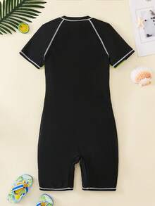 SHEIN 青少年男童休闲撞色拼接泳裤及防晒衣套装，舒适时尚，适合海滩、冲浪、游泳、夏季活动，也适合日常穿着、上学、户外活动、音乐节、假期、海滩度假等场合。 - 黑色 - 查看 4