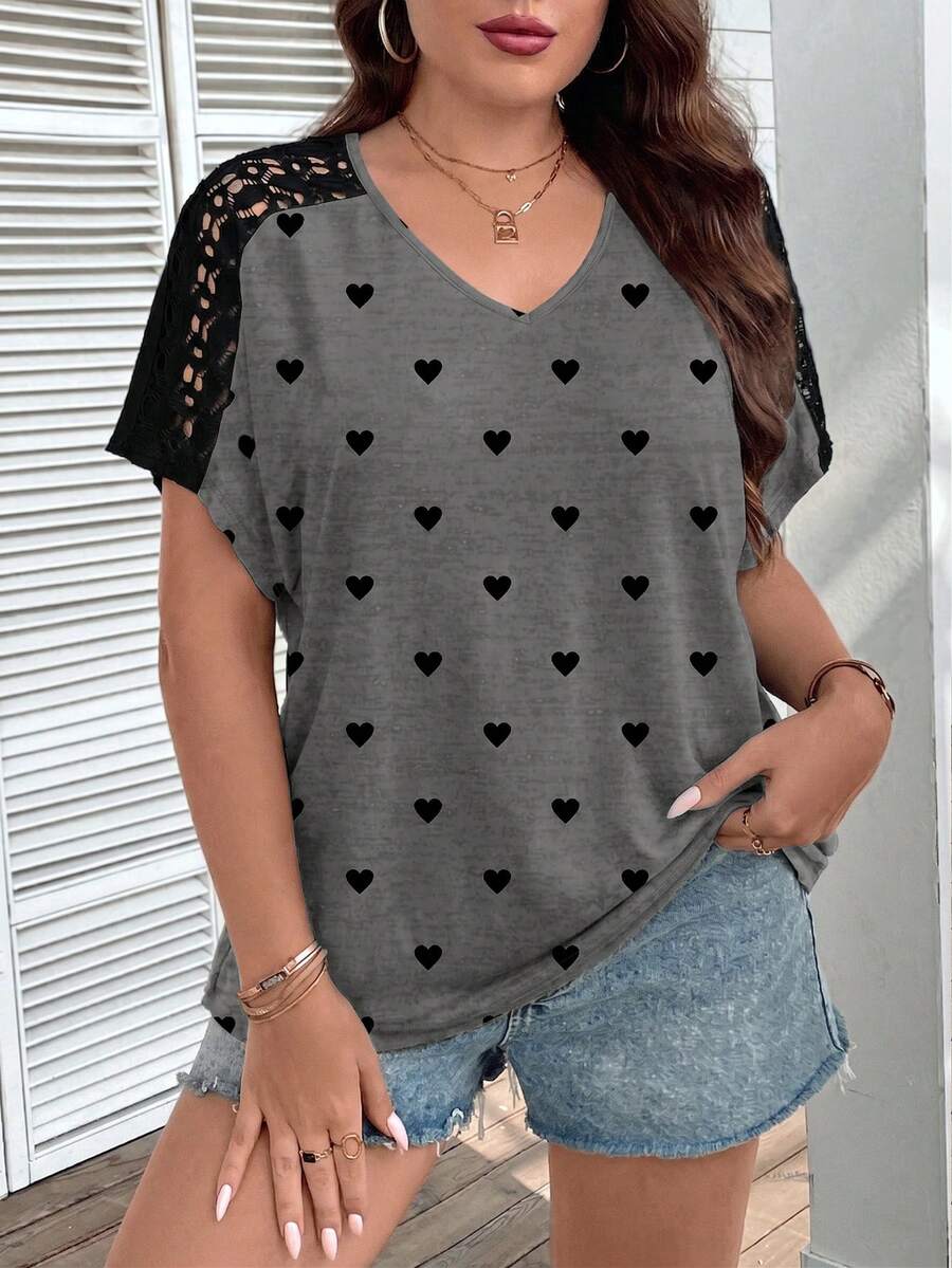 Comfylo Textured Minimalist Polka Dot Heart Plus Size T-Shirt - Multicolor - View 1