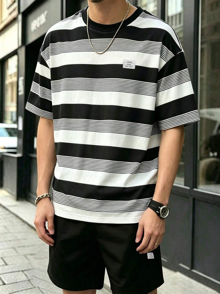 SHEIN 青少年男童条纹字母印花圆领短袖休闲T恤短裤套装，夏季舒适穿搭 - 黑與白 - 查看 1
