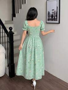 SHEIN PETITE Đầm màu hồng lãng mạn phối hoa, cổ áo xếp nếp, tay áo cánh hoa, thắt eo, kiểu Pháp thanh lịch, thích hợp cho kỳ nghỉ. - màu xanh lá - Xem 2